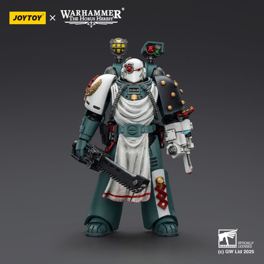 Warhammer 40,000: Sons of Horus figurine Legion Apothecary 12 cm