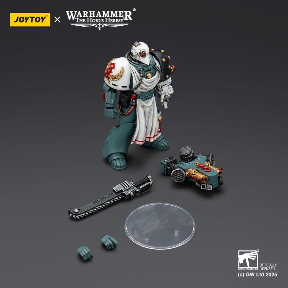 Warhammer 40,000: Sons of Horus figurine Legion Apothecary 12 cm
